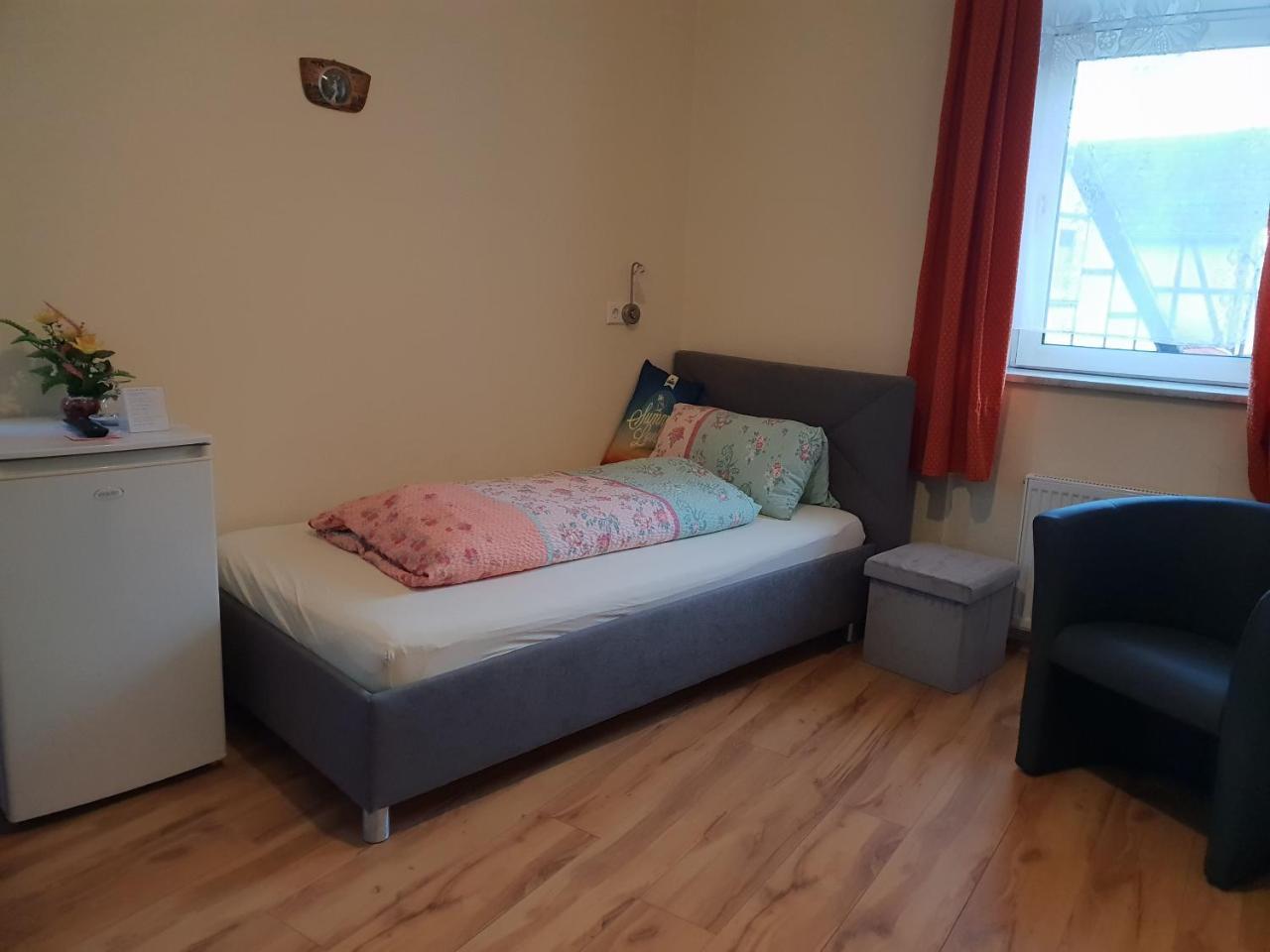 Hotel Alte Post Бад-Зоден-Аллендорф Экстерьер фото